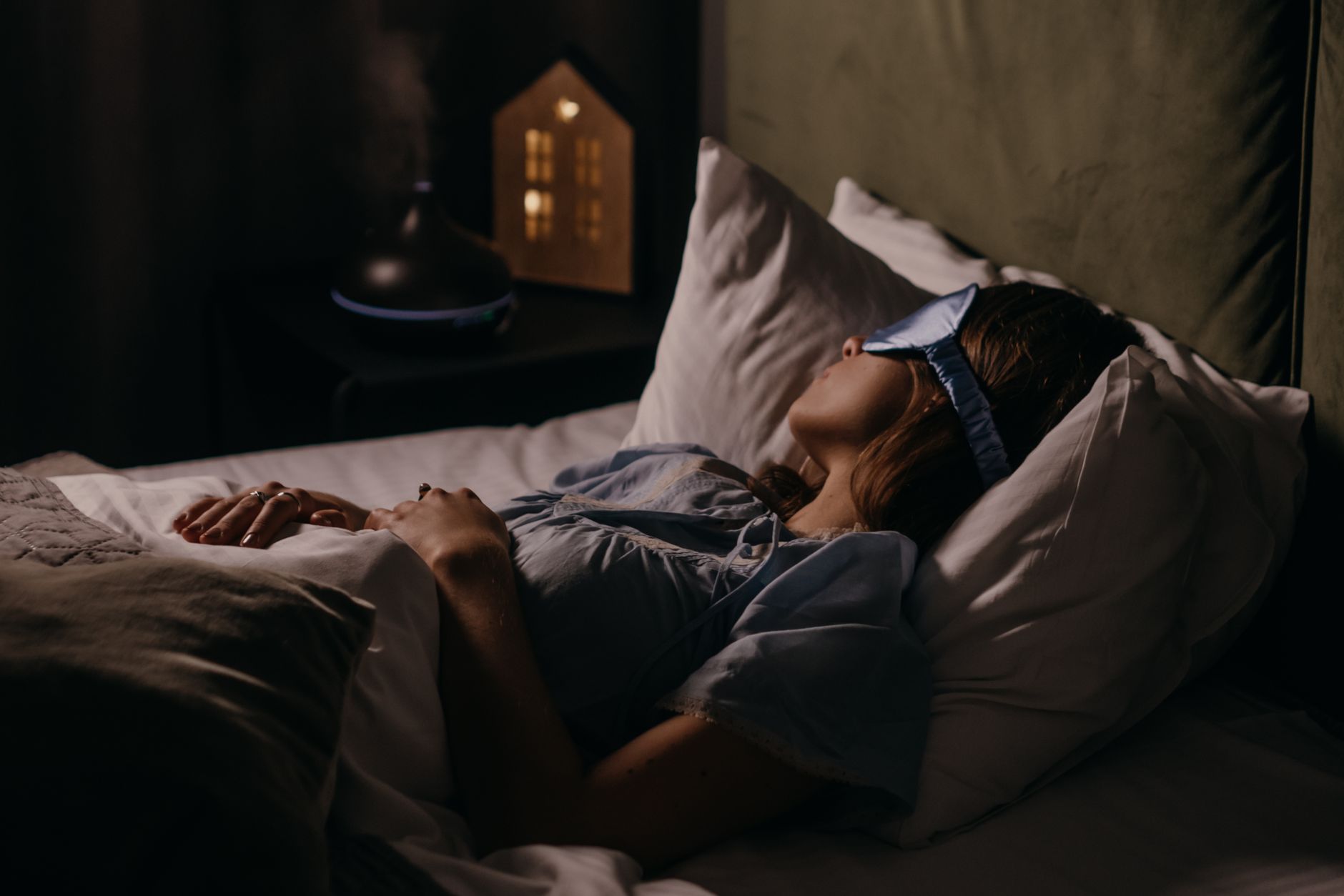 Melatonin vs Magnesium Glycinate: What Reddit Gets Right